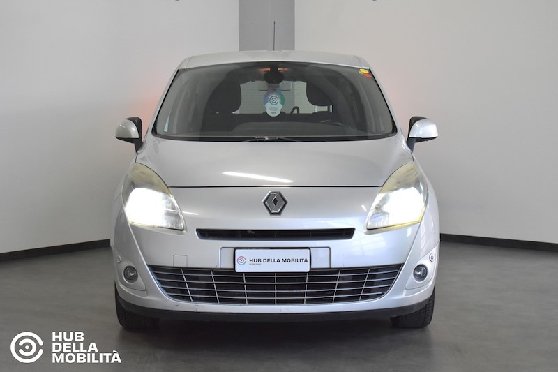 RENAULT Scénic 1.9 dCi 130CV Dynamique